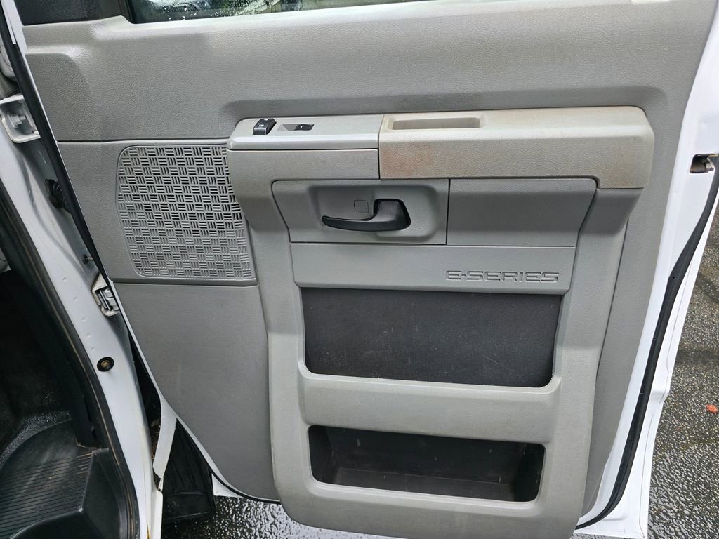 Used 2017 Ford E-450 and Econoline 450 Super Duty w/ Power Windows & Locks Group image 26