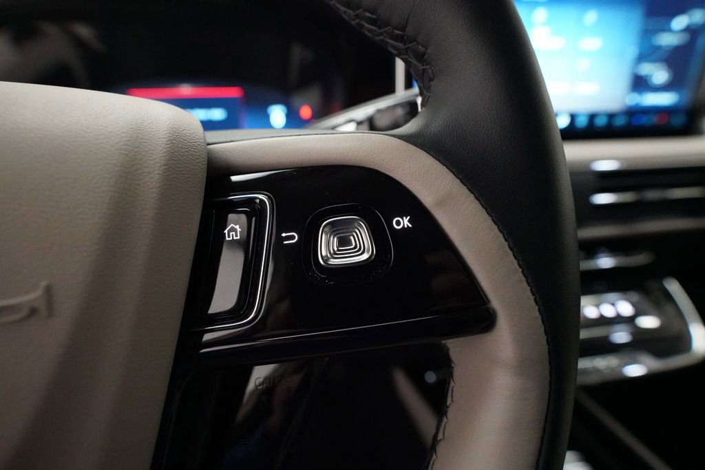 Used 2025 Lincoln Corsair Reserve w/ Towing Package image 19