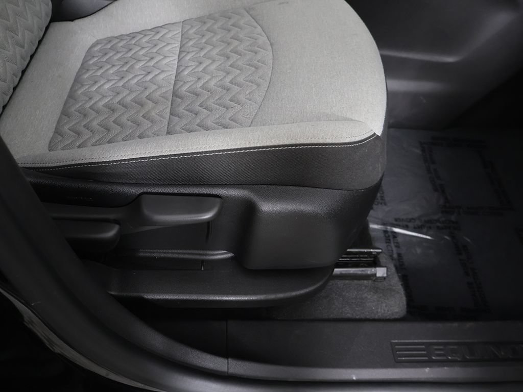 Used 2024 Chevrolet Equinox LS AWD/4WD image 28