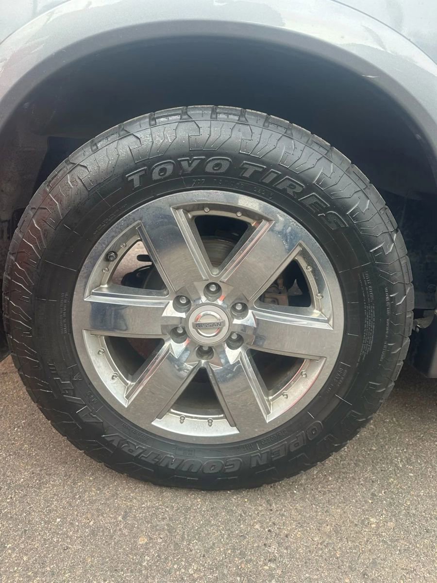 Used 2014 Nissan Armada Platinum image 12