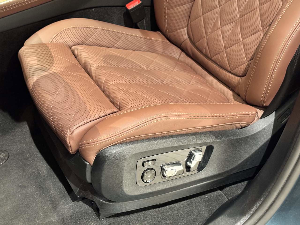 Certified 2026 BMW X5 sDrive40i RWD image 9