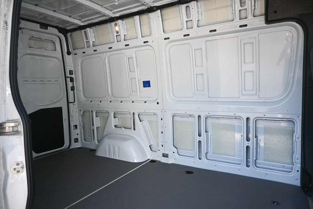 Used 2025 Mercedes-Benz Sprinter 2500 image 21
