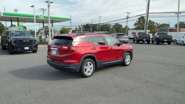 Used 2023 GMC Terrain SLE w/ Driver Convenience Package FWD image 8