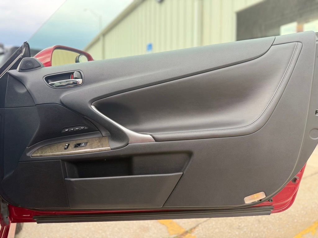Used 2011 Lexus IS 250C w/ Luxury Pkg RWD image 24