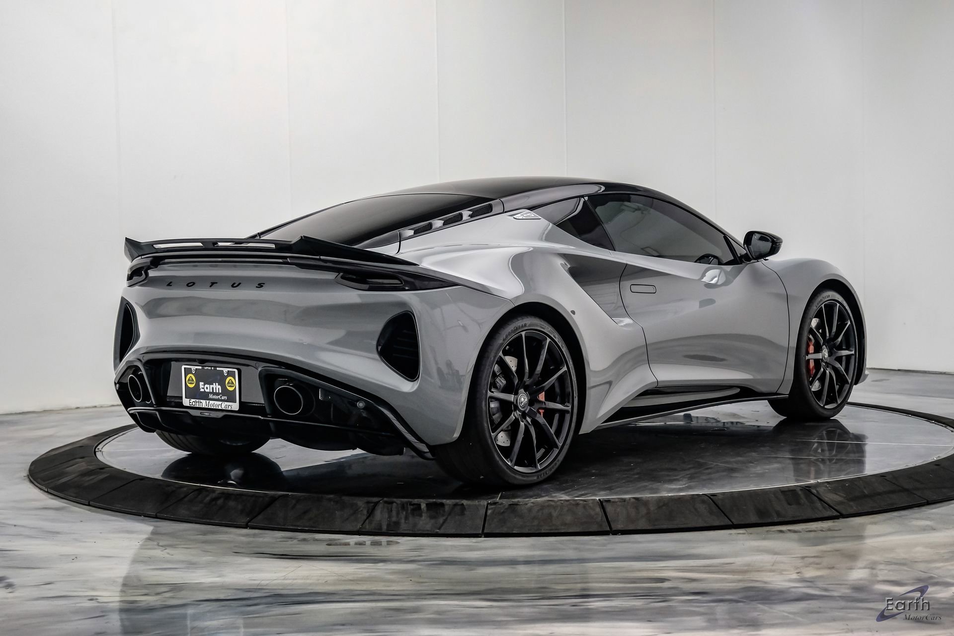 Used 2025 Lotus Emira RWD image 20