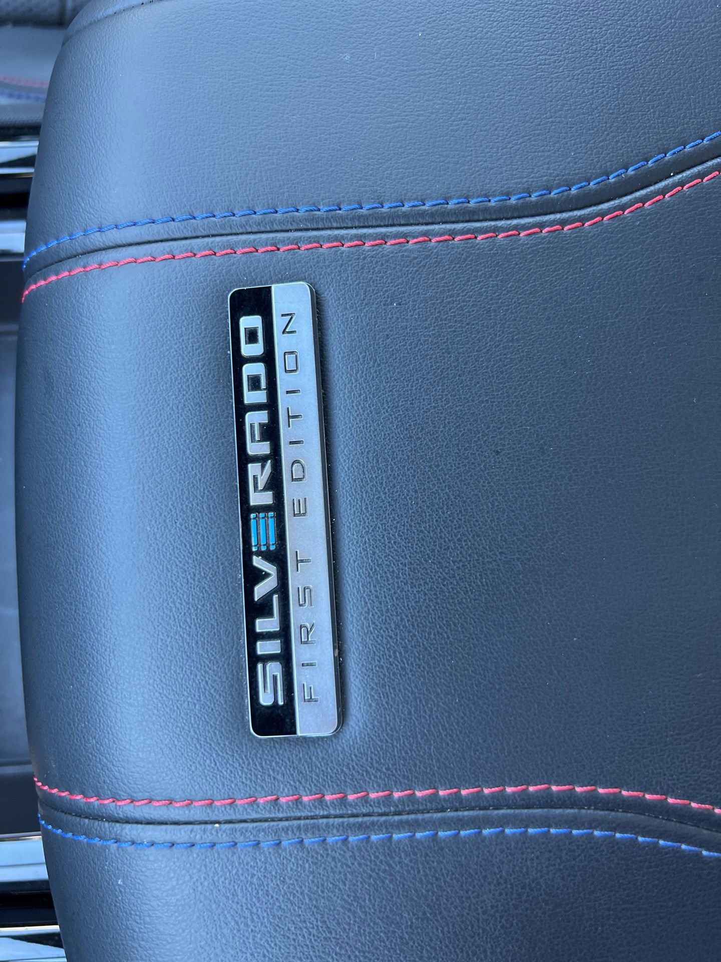 Used 2024 Chevrolet Silverado EV RST AWD/4WD image 37