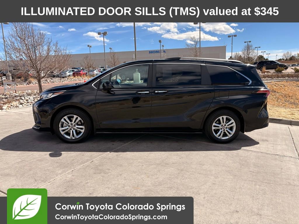 Used 2023 Toyota Sienna XSE AWD/4WD image 5