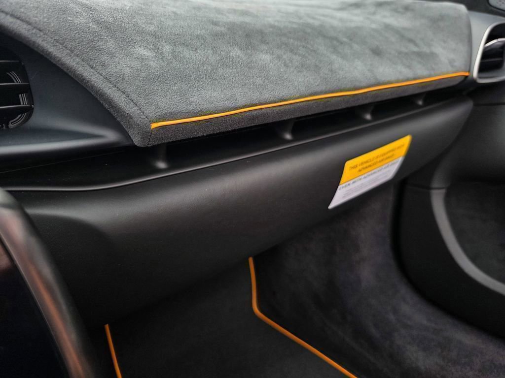 Used 2025 McLaren Artura Spider image 57