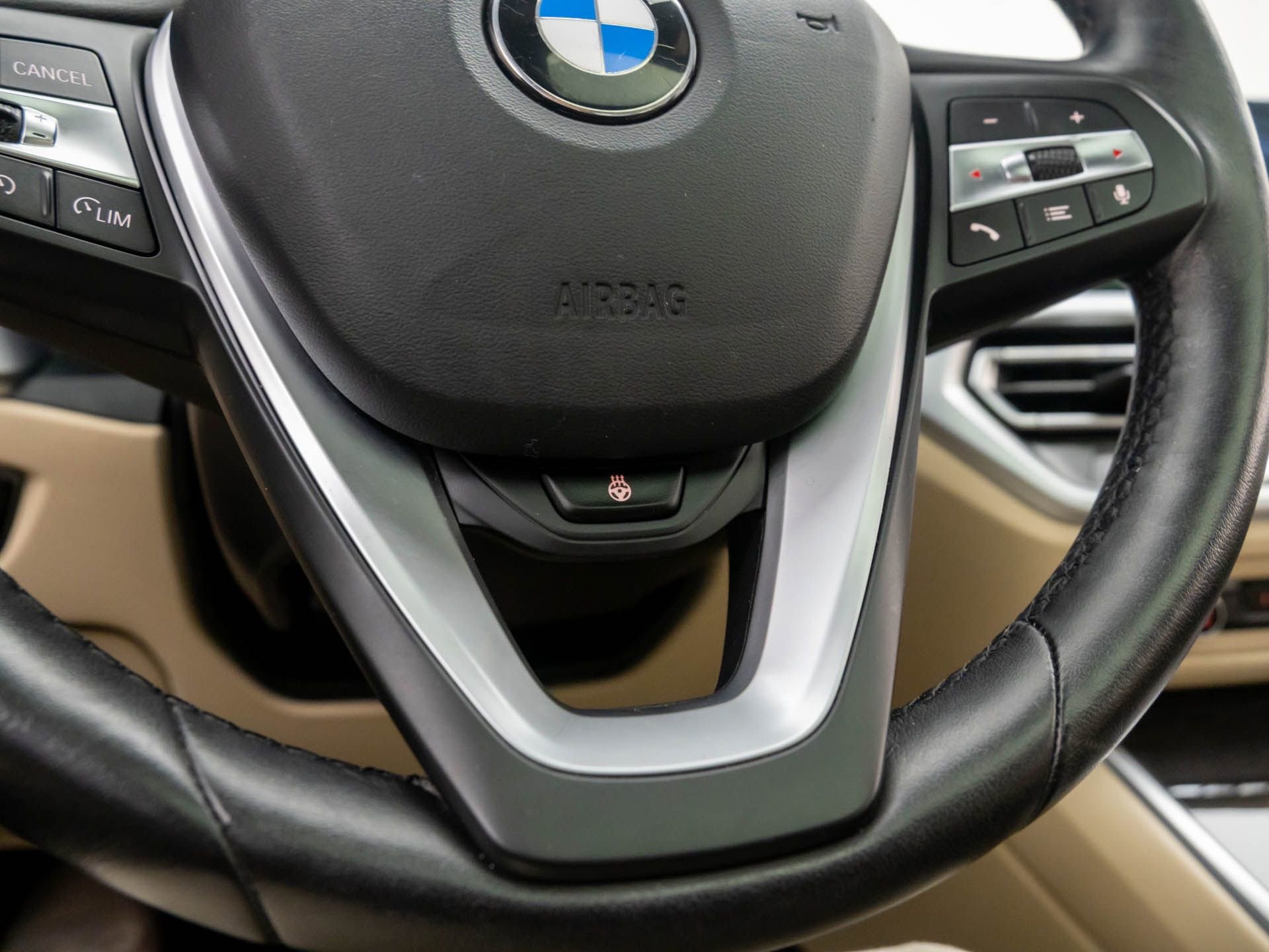 Used 2019 BMW 330i xDrive Sedan w/ Convenience Package image 23