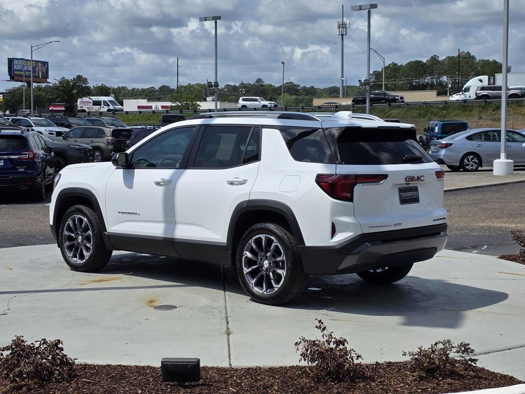 Used 2026 GMC Terrain Elevation w/ Elevation Premium Package FWD image 4