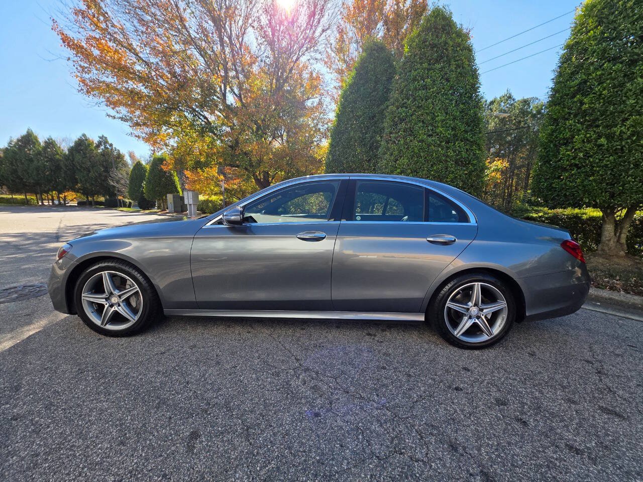 Used 2017 Mercedes-Benz E 300 image 2