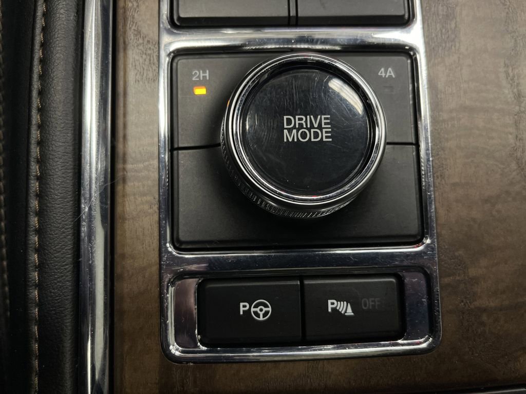 Used 2019 Ford Expedition Platinum image 25