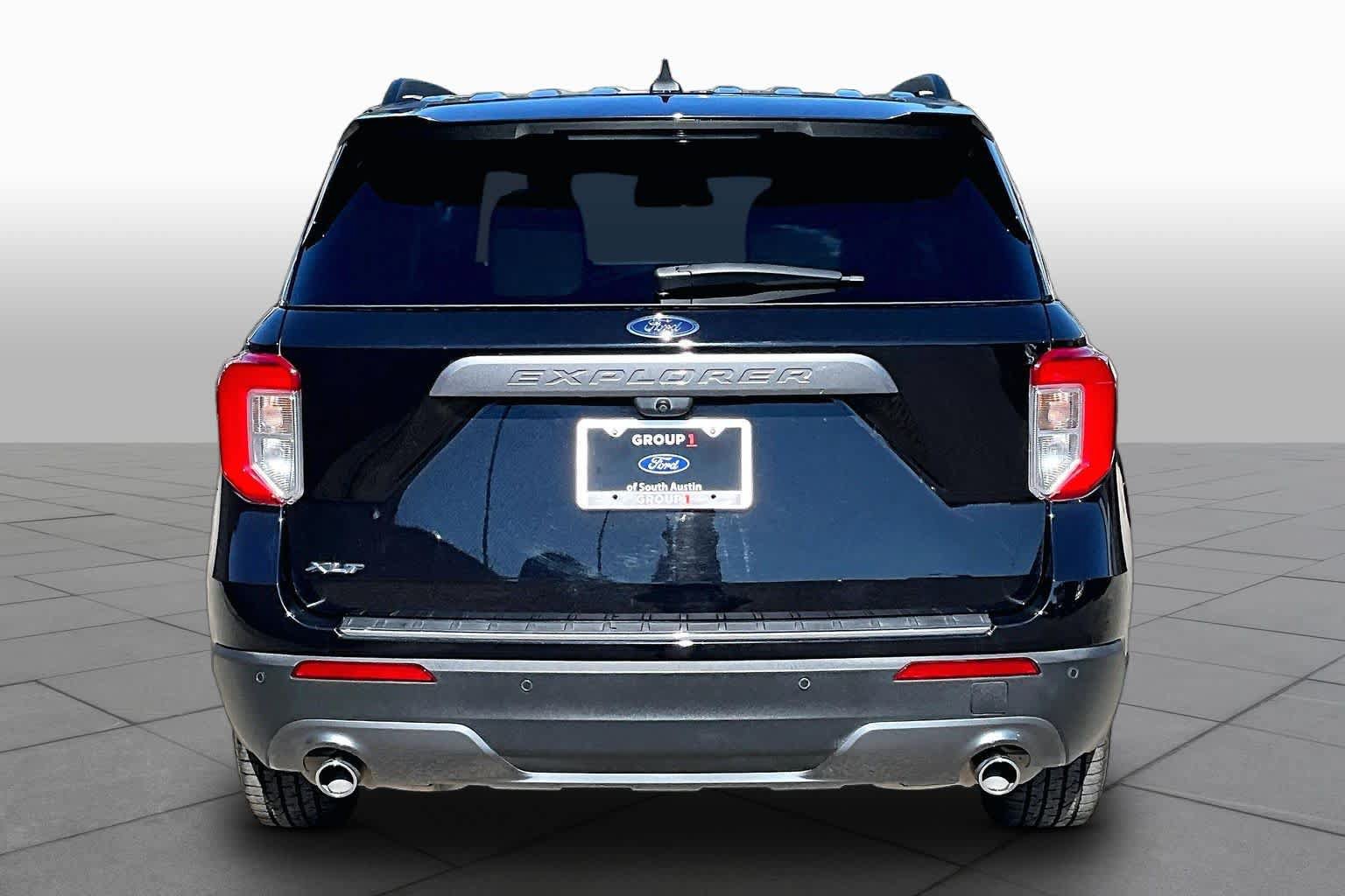 Certified 2023 Ford Explorer XLT w/ Equipment Group 202A RWD image 5