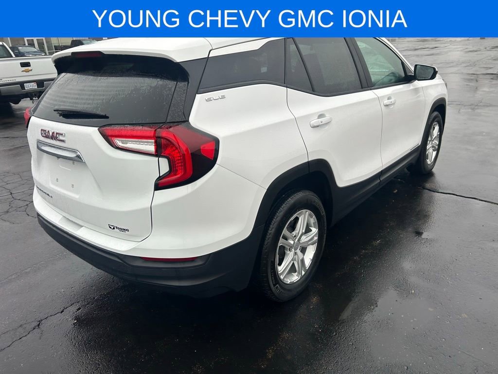 Used 2024 GMC Terrain SLE image 7