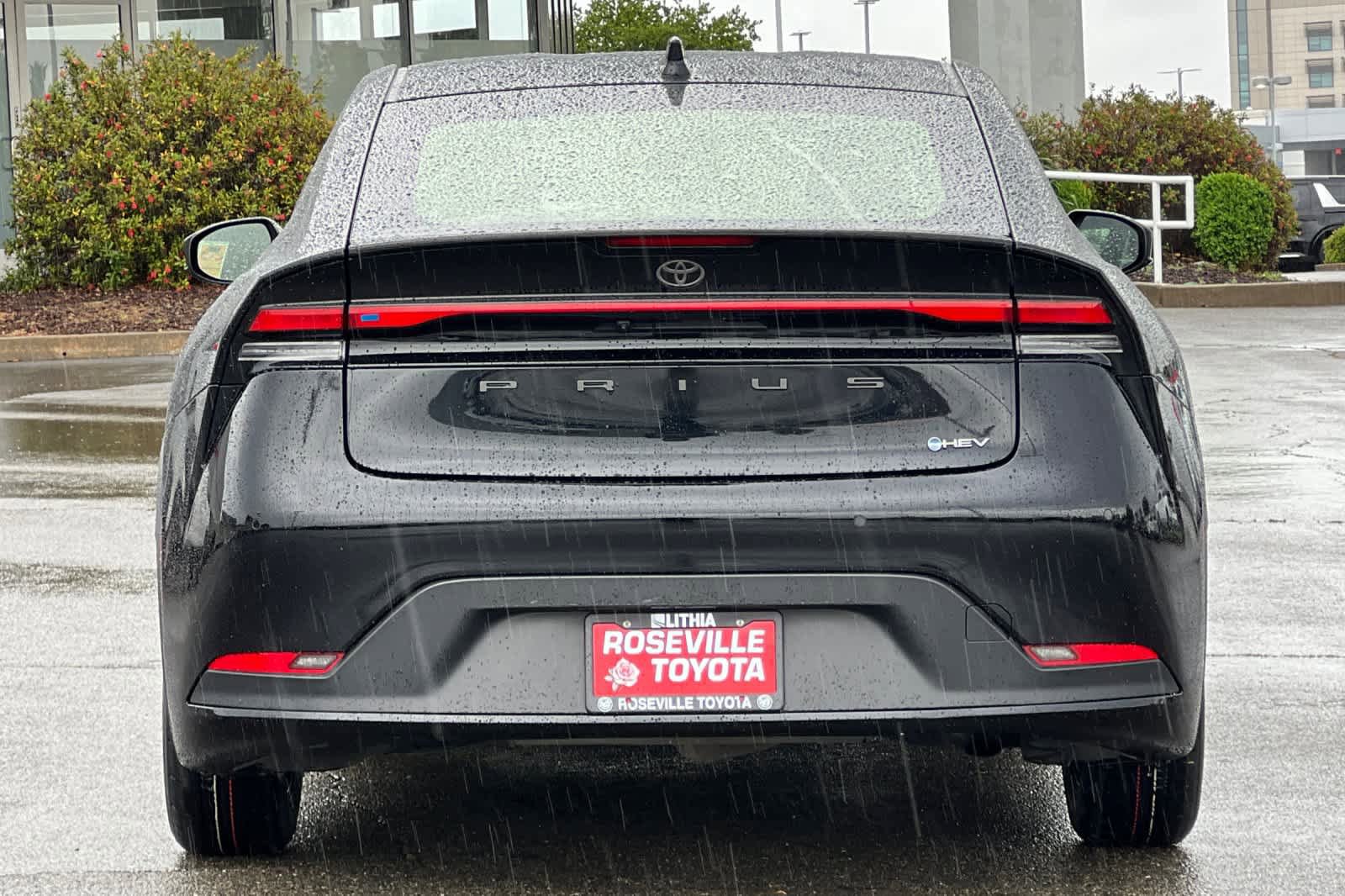 Used 2024 Toyota Prius LE FWD image 8