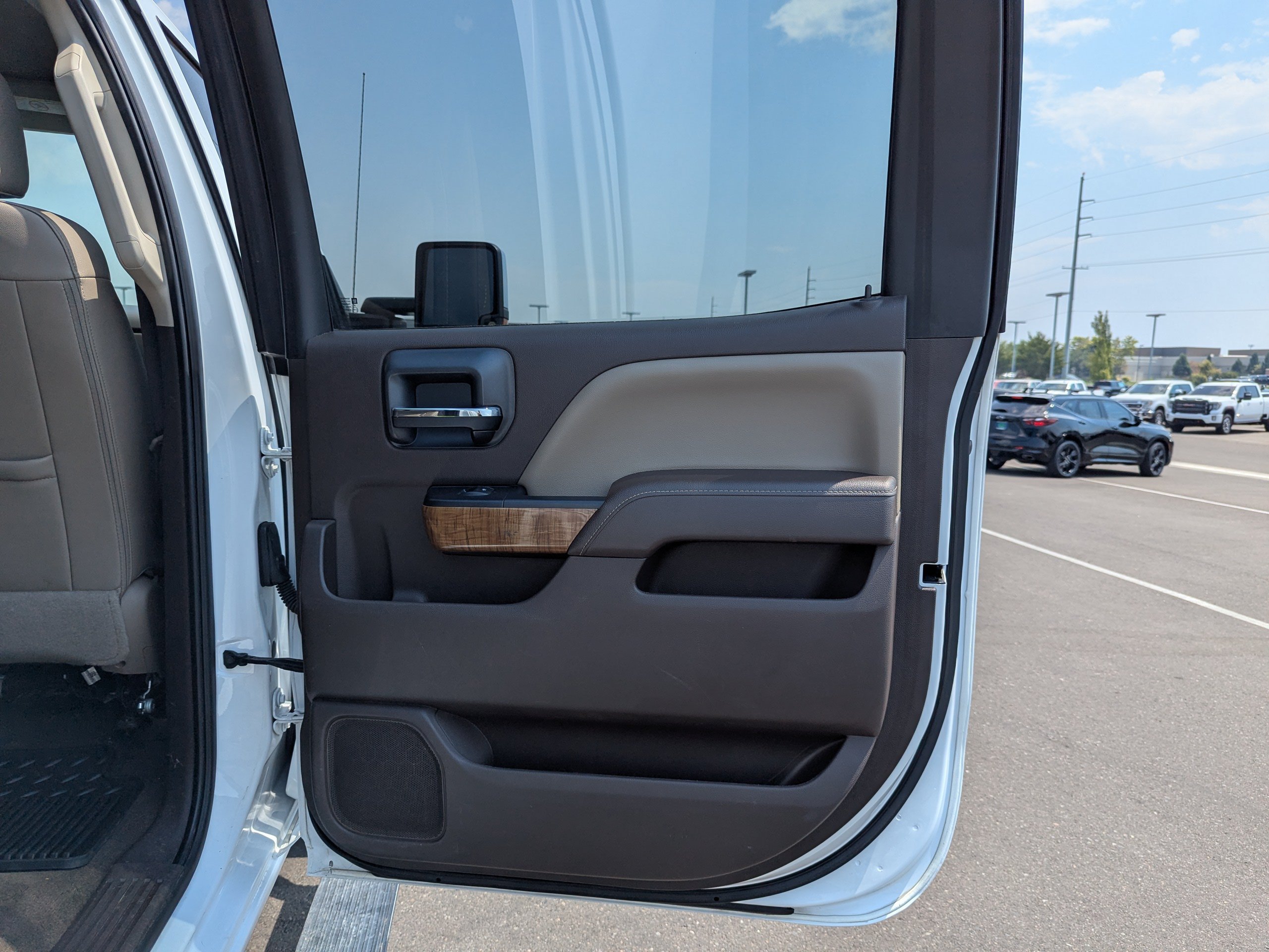 Used 2017 GMC Sierra 3500 SLT w/ Duramax Plus Package AWD/4WD image 37