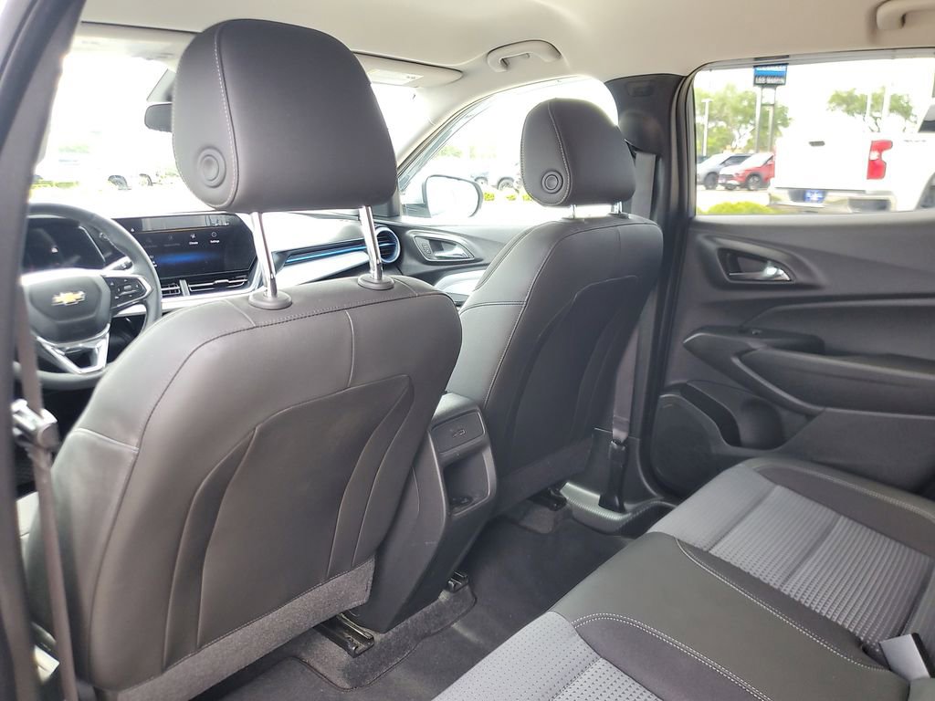 Used 2025 Chevrolet Trax LT w/ Driver Confidence Package image 10