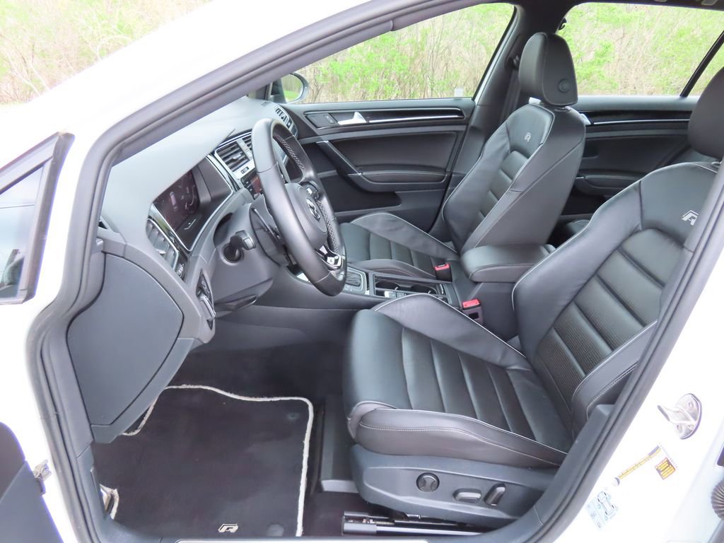 Used 2018 Volkswagen Golf R 4-Door image 26