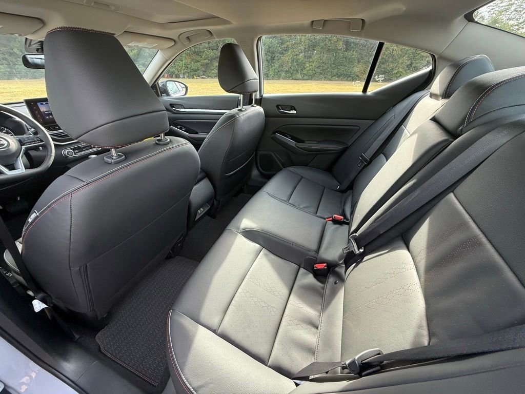 New 2025 Nissan Altima 2.5 SR image 21