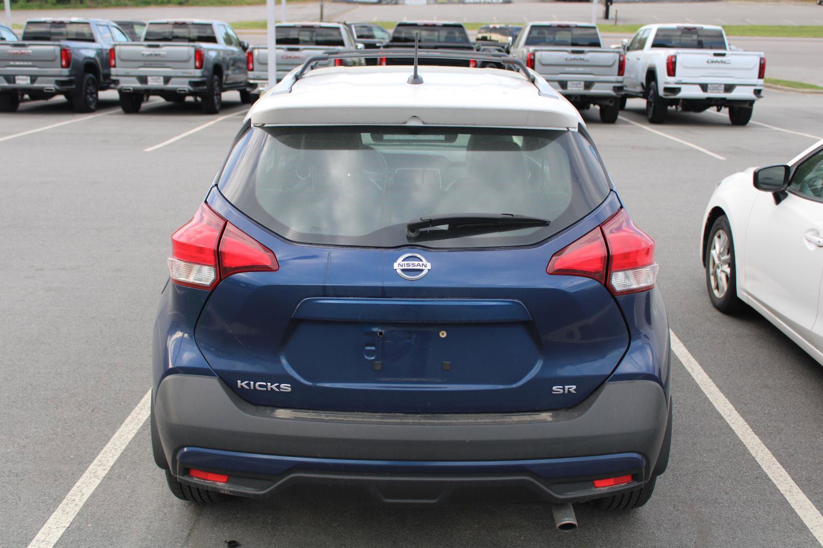 Used 2018 Nissan Kicks SR w/ Premium Package image 5