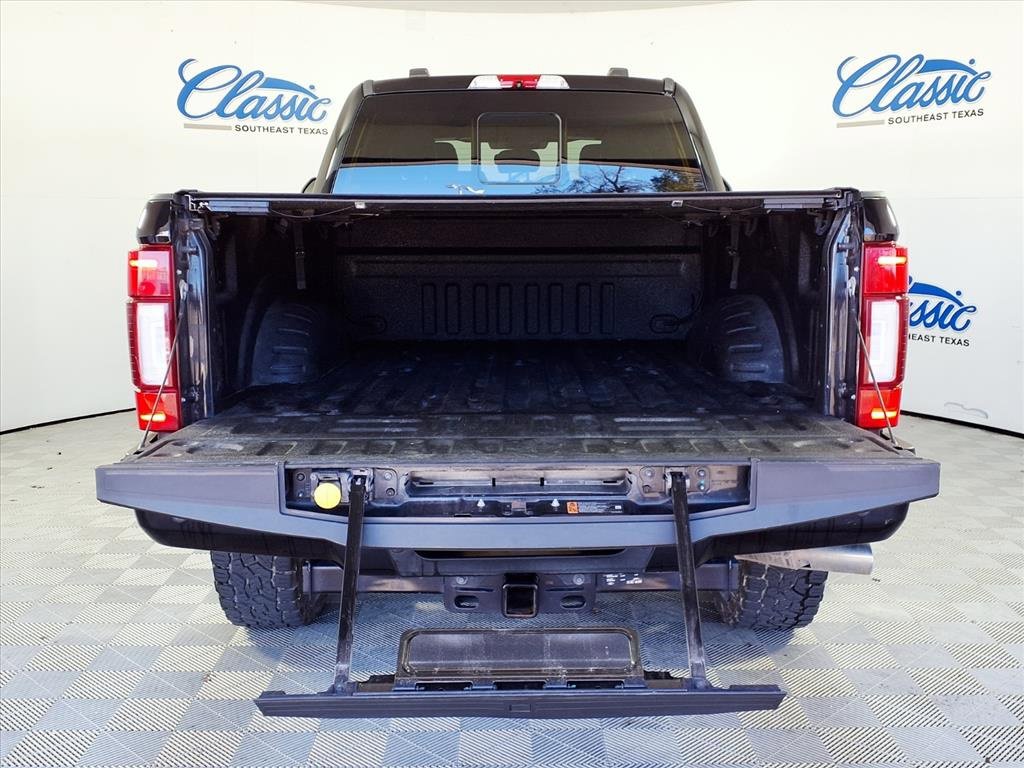 Used 2022 Ford F250 Platinum image 5