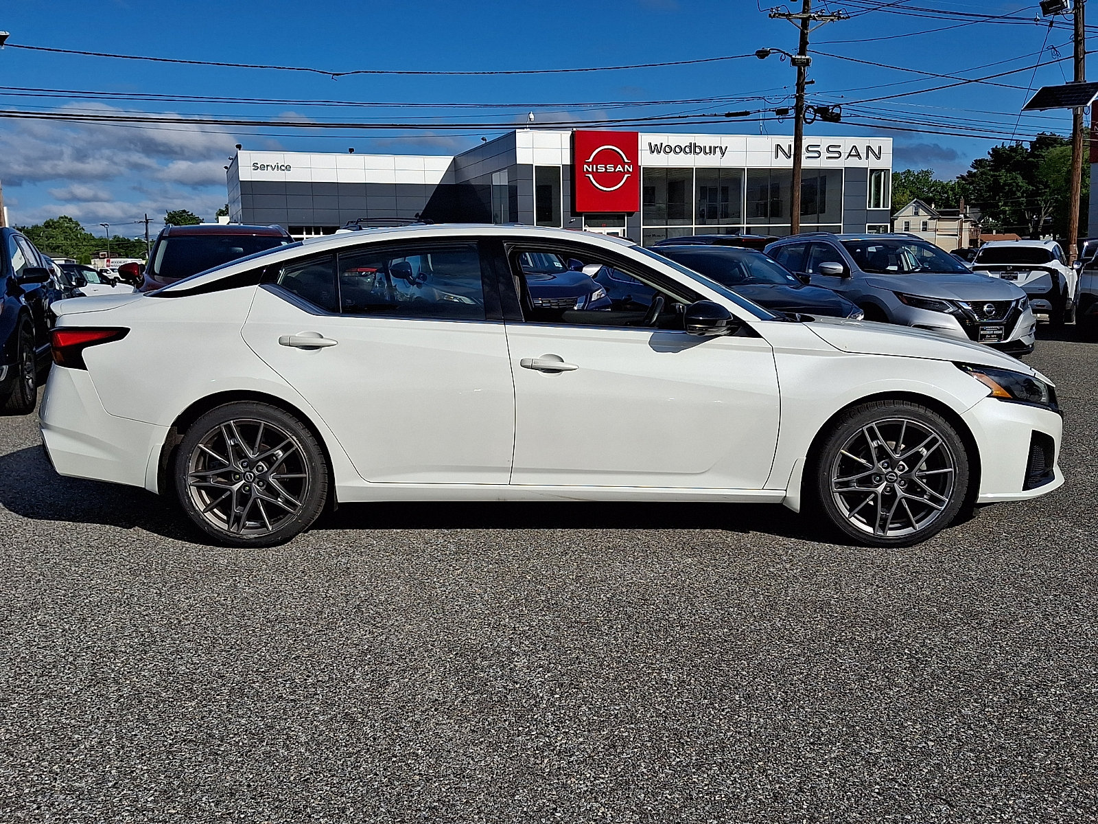 Certified 2023 Nissan Altima 2.0 SR FWD image 4