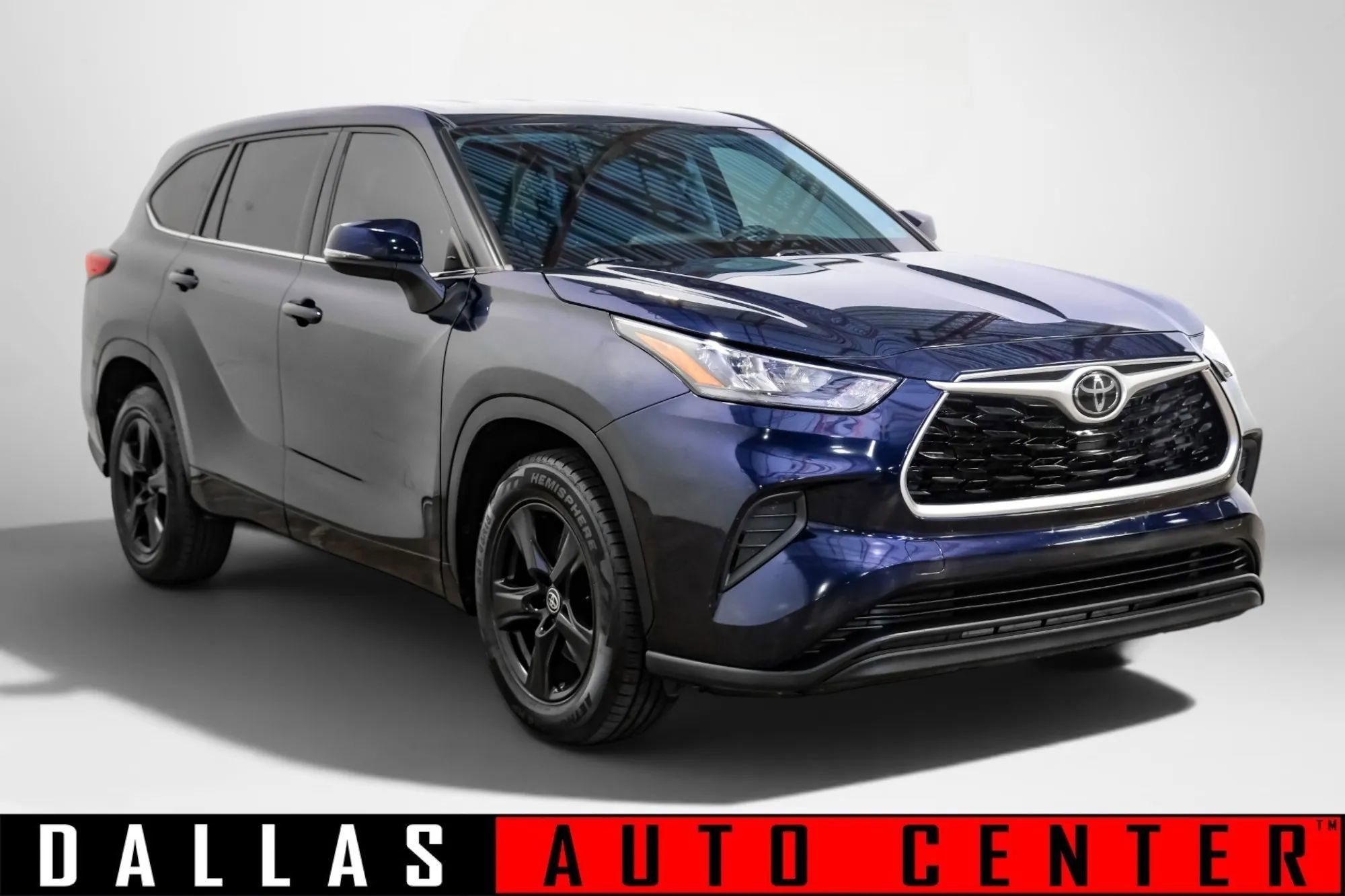 Used 2020 Toyota Highlander L FWD image 1