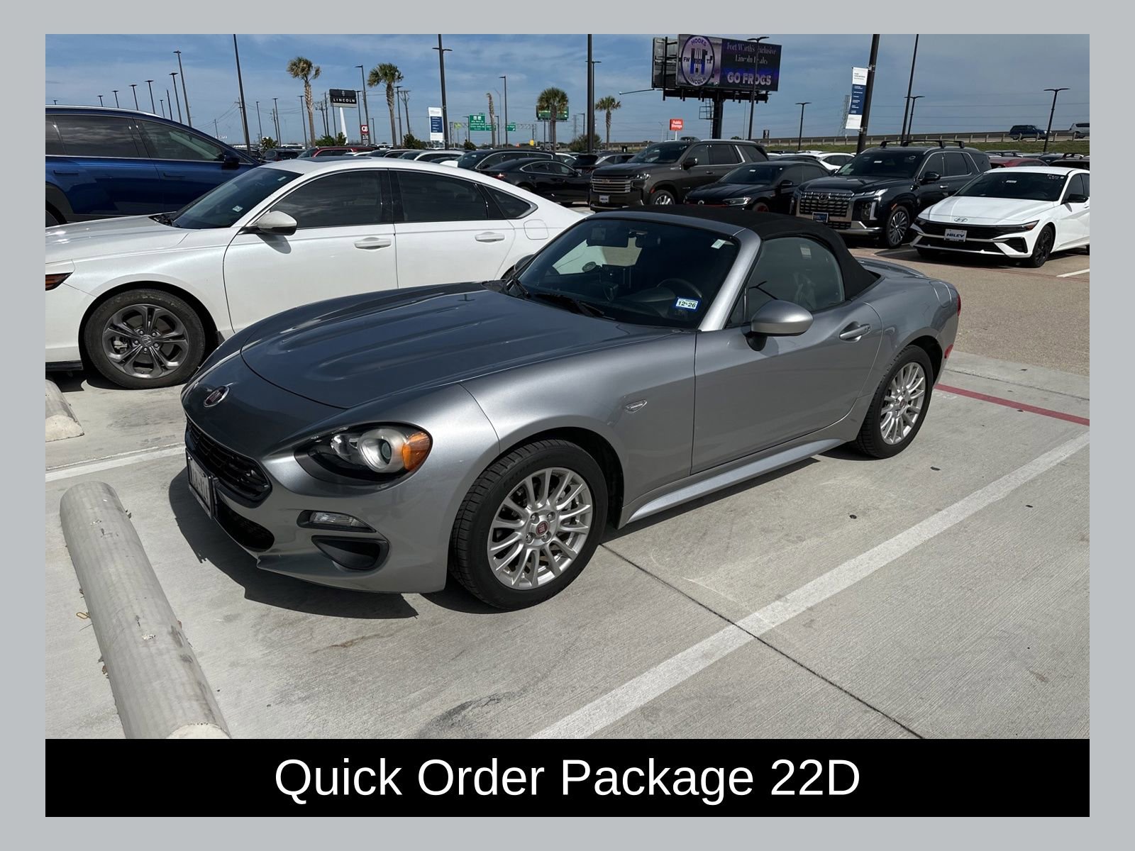 Used 2017 FIAT 124 Spider Classica RWD image 1