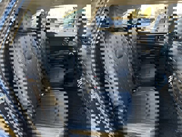 Used 2025 Kia Sorento EX image 32