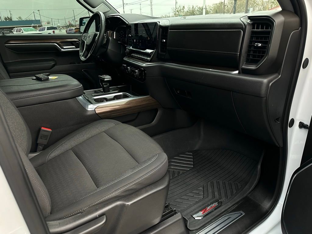 Used 2024 Chevrolet Silverado 1500 LT Trail Boss w/ Protection Package image 16