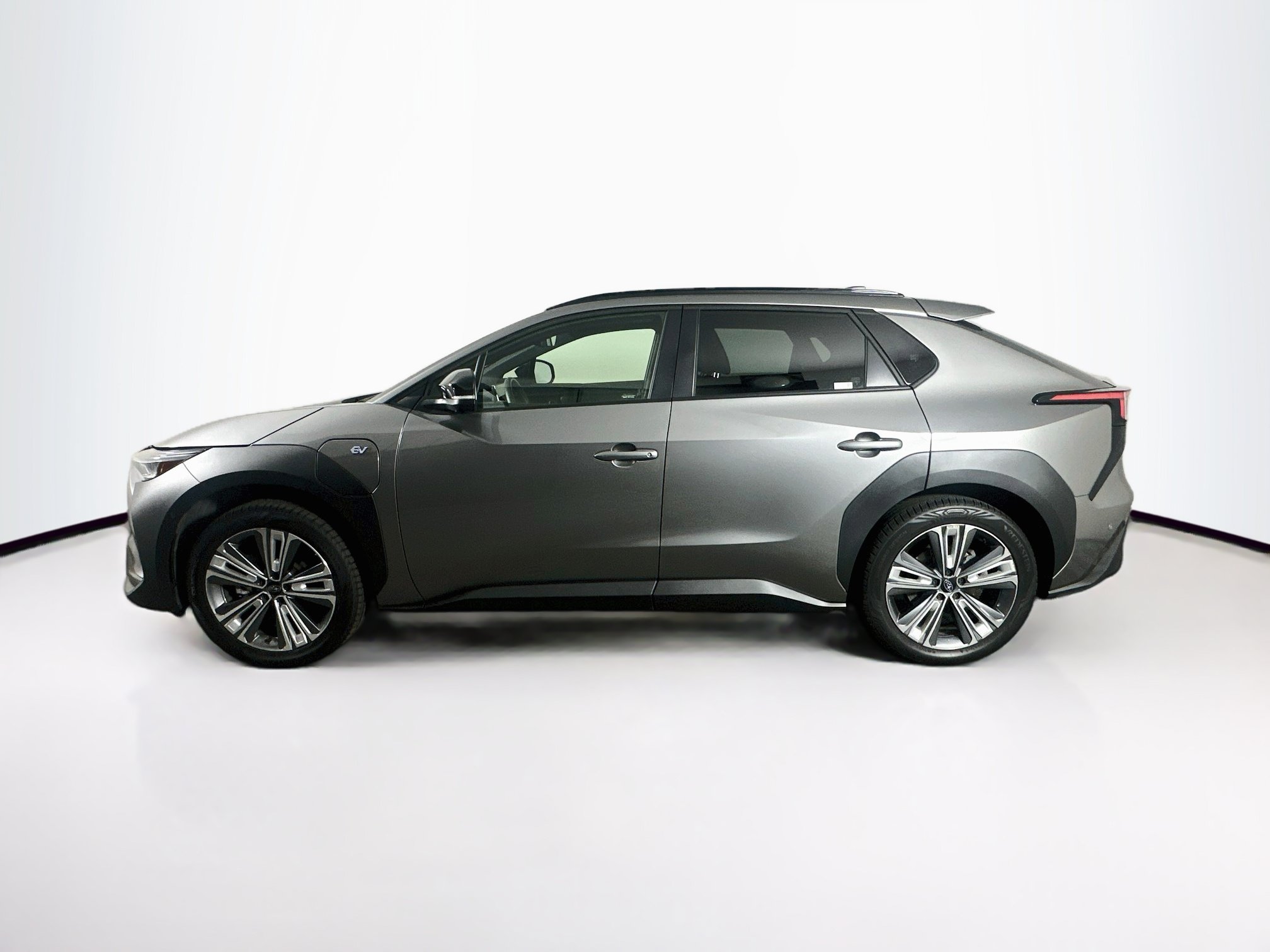 Used 2023 Subaru Solterra AWD image 4