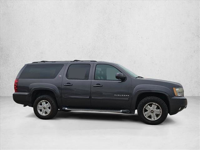 Used 2011 Chevrolet Suburban LT image 4