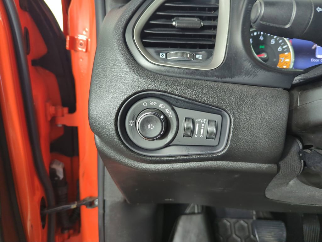 Used 2021 Jeep Renegade Latitude image 20