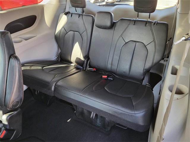 Used 2020 Chrysler Pacifica Touring-L w/ Advanced Safetytec Group image 14