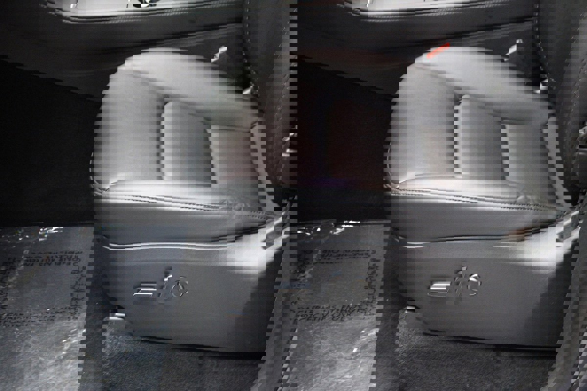 Used 2023 Tesla Model Y Performance image 30