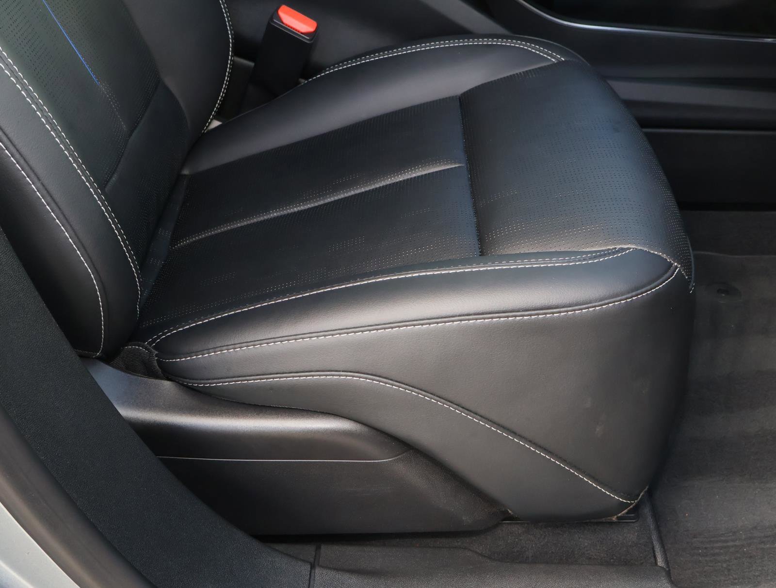 Used 2025 Cadillac Lyriq Luxury w/ LPO, Floor Liner Package RWD image 23