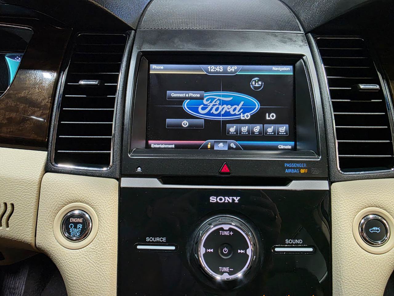 Used 2015 Ford Taurus Limited w/ Equipment Group 301A AWD/4WD image 33