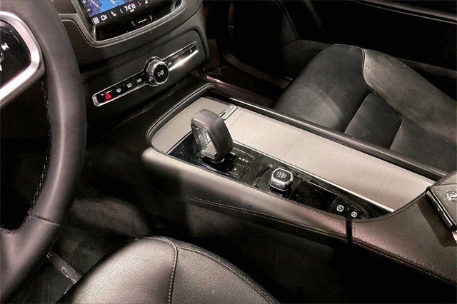 Certified 2023 Volvo XC90 B5 Core w/ Protection Package Premier image 16