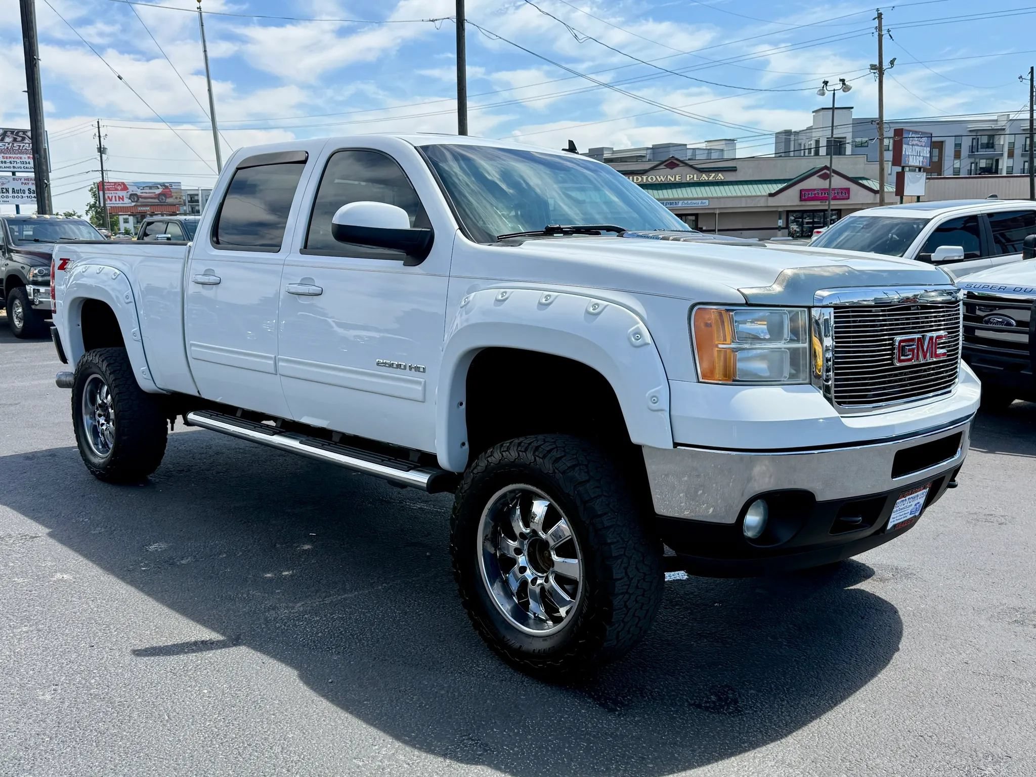 Used 2011 GMC Sierra 2500 SLT w/ SLT Convenience Package AWD/4WD image 7