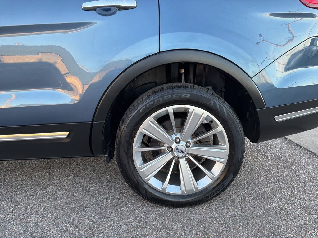 Used 2019 Ford Explorer Limited w/ Class III Trailer Tow Package image 25