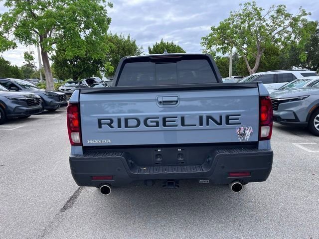 Used 2025 Honda Ridgeline Black Edition image 9