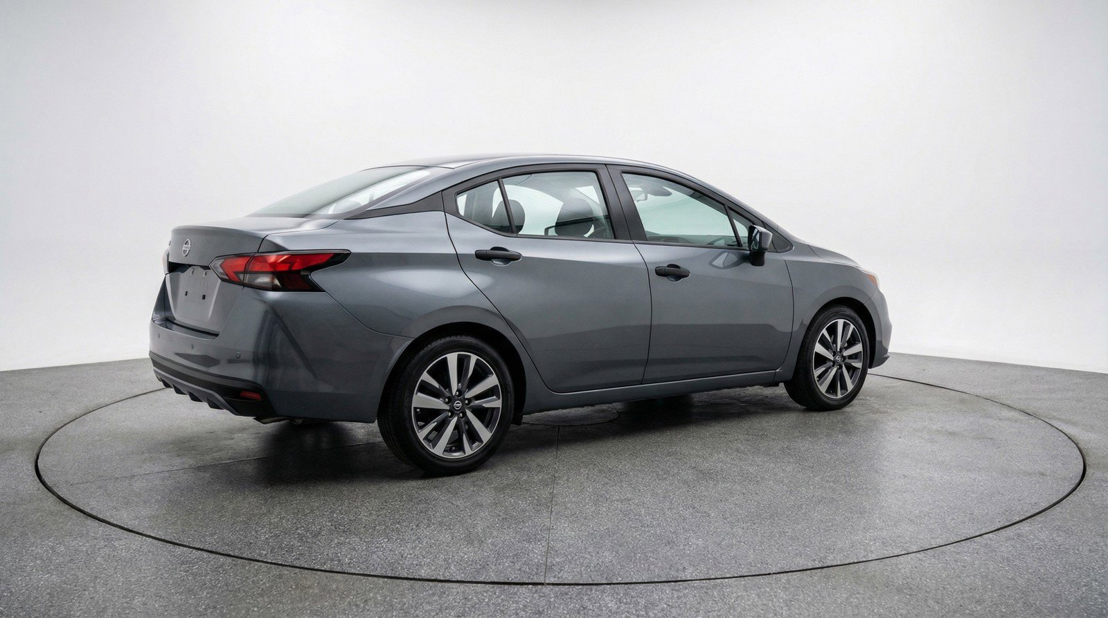 Used 2025 Nissan Versa SV image 9