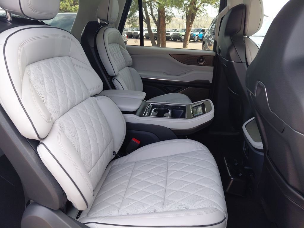 New 2026 Lincoln Navigator L Black Label image 60