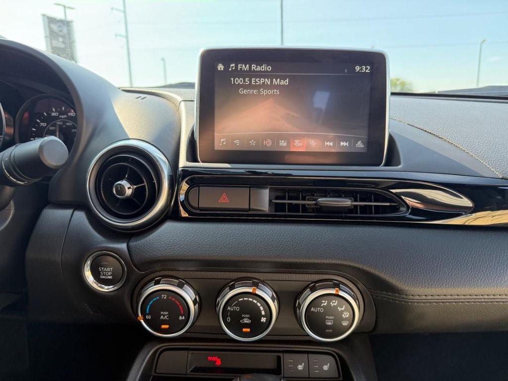 Used 2020 FIAT 124 Spider Lusso w/ Convenience Group RWD image 11