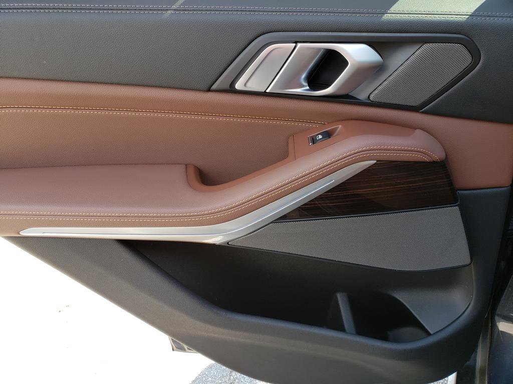 Used 2020 BMW X5 xDrive40i w/ Premium Package image 12