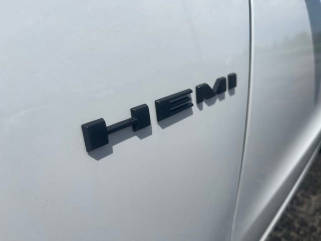 Used 2023 Dodge Durango R/T w/ Tow 'N Go Package AWD/4WD image 22