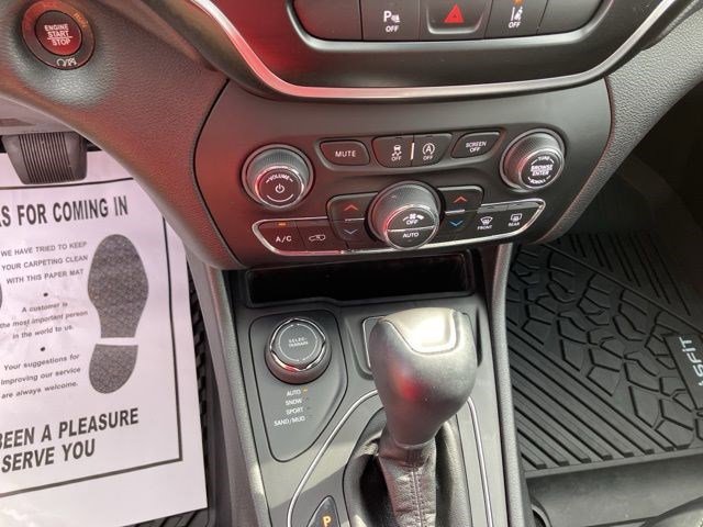 Certified 2021 Jeep Cherokee Latitude Lux 80th Anniv w/ Quick Order Package 26U 80TH image 19