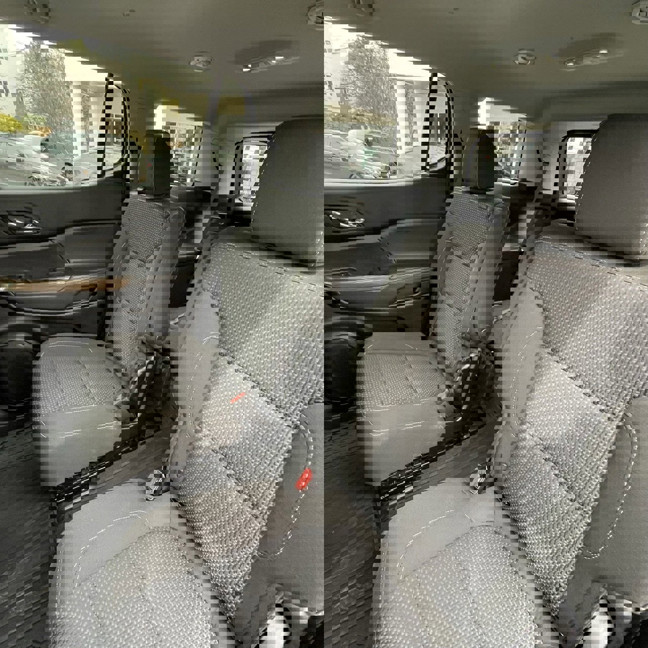 Used 2023 GMC Acadia SLE w/ Driver Convenience Package image 22