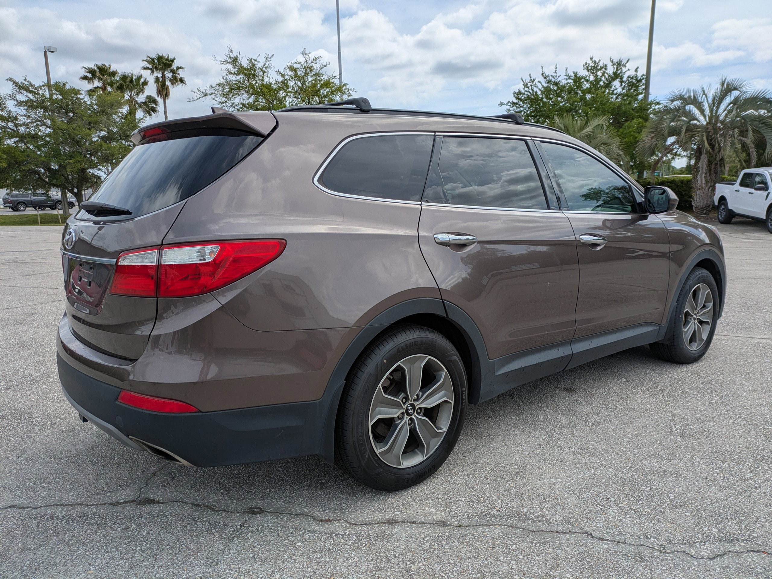 Used 2014 Hyundai Santa Fe GLS FWD image 4