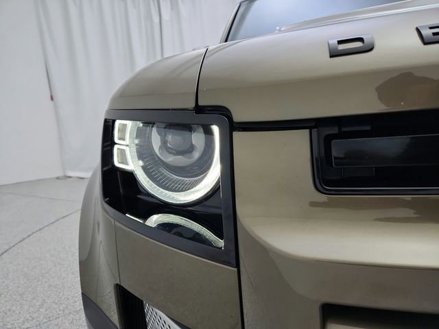 Used 2020 Land Rover Defender 110 First Edition image 26